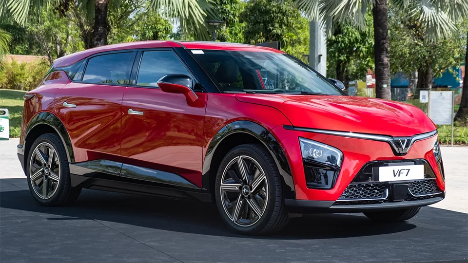 VinFast VF7